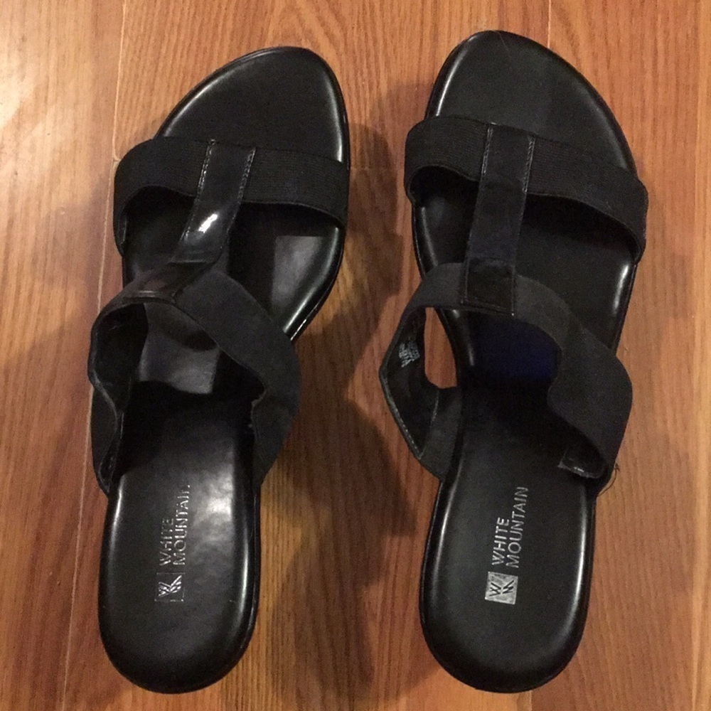 White Mountain Sandals size 11 (Y)
